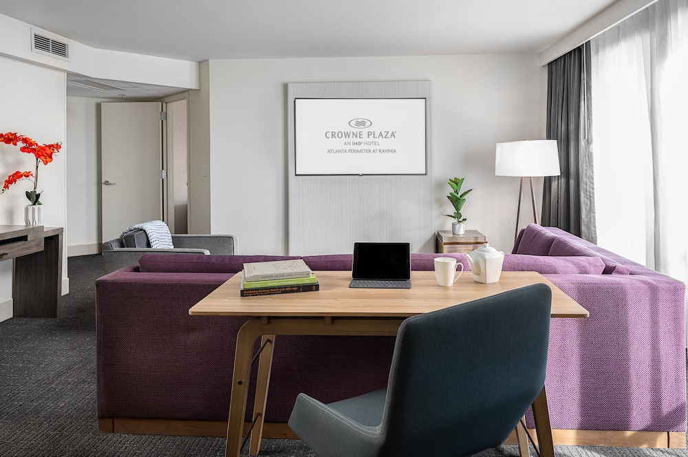 Crowne Plaza Atlanta Perimeter at Ravinia an IHG Hotel - photo 3