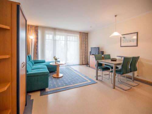 Dünenpark Binz Komfort Ferienwohnung mit 1 Schlafzimmer und Terrasse im Erdgeschoss 127 — 4-Star Luxury Hotel in Ostseebad Binz, Germany