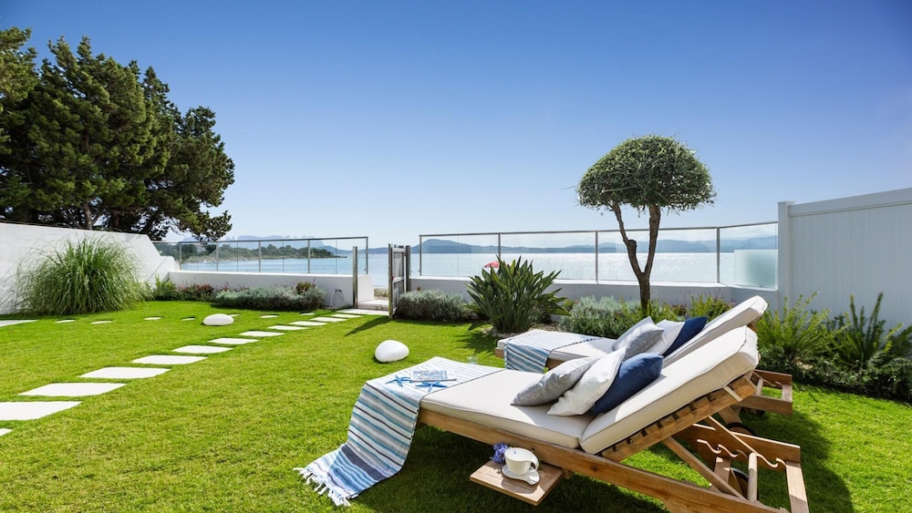 Villa Amar 4 Emma Villas — 4-Star Luxury Hotel in Olbia, Italy