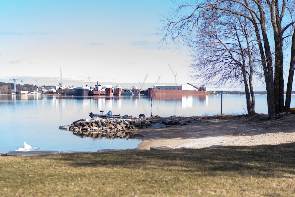 Beach Harbor Resort — Sturgeon Bay