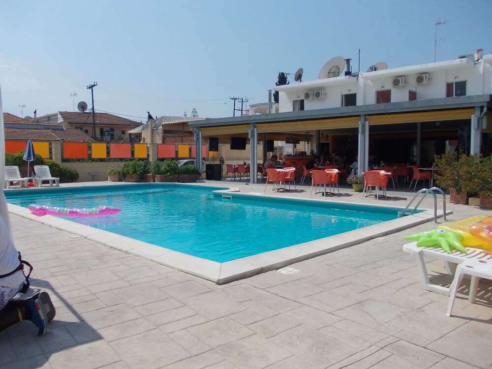 Antony's Complex - carbon neutral hotel in Corfu