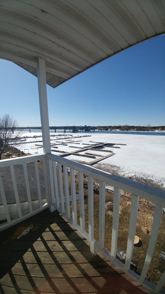 Snug Harbor Inn - photo 123