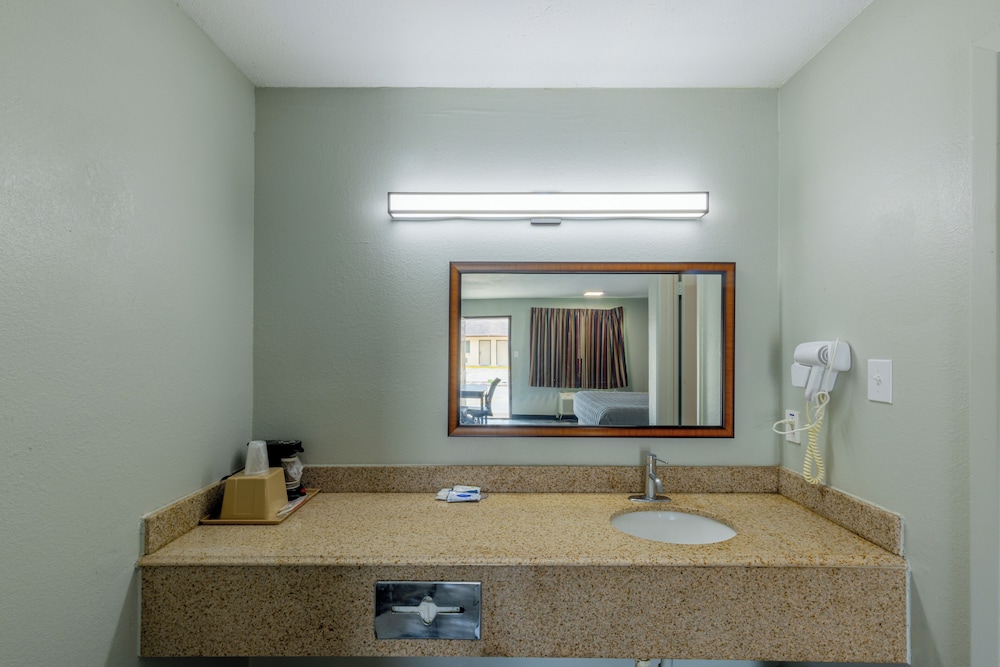 Freer Executive inn and Studios - photo 17