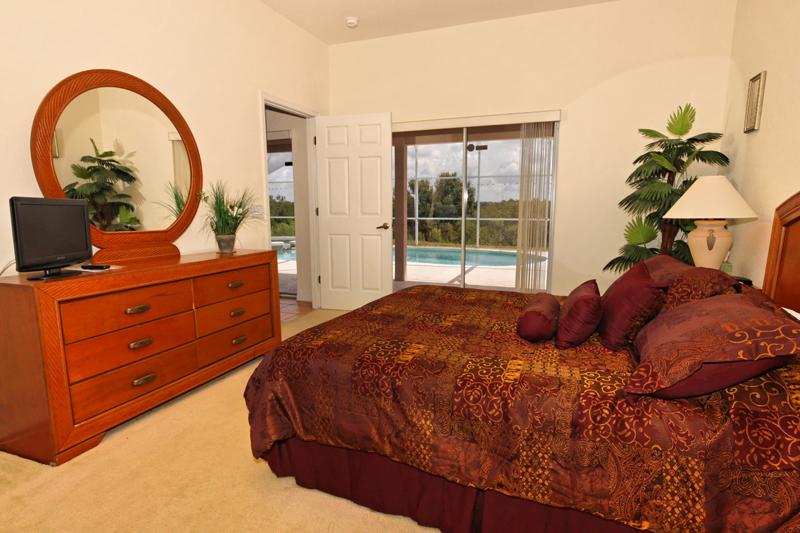 546 Windsor Place The Abbey 5 Bedrooms 3 Bath - photo 7