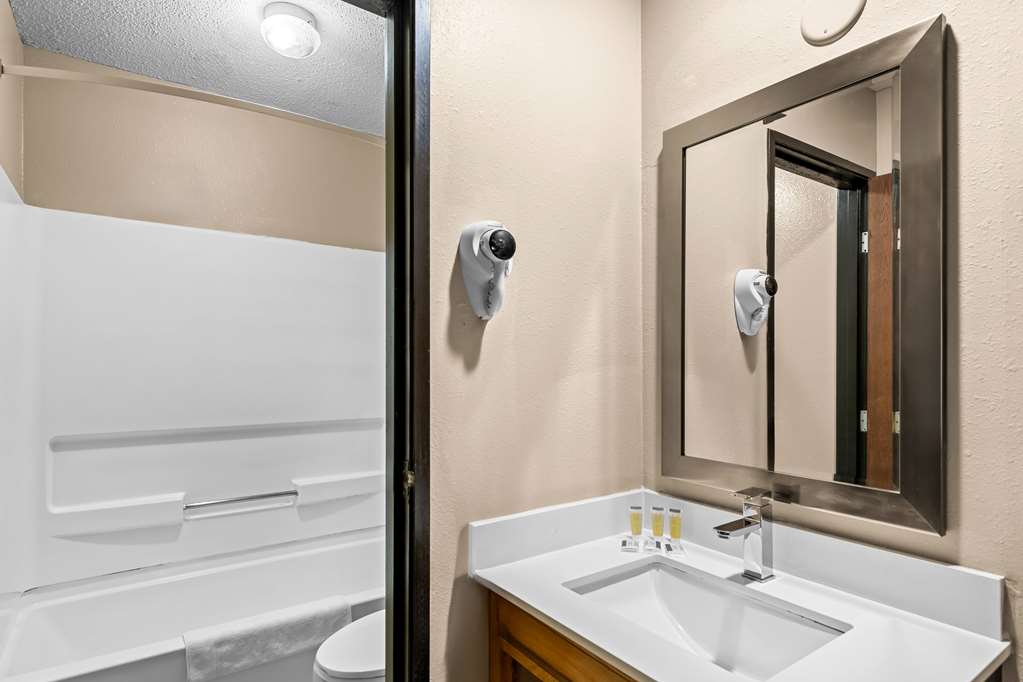 Super 8 by Wyndham Council Bluffs IA Omaha NE Area - photo 34