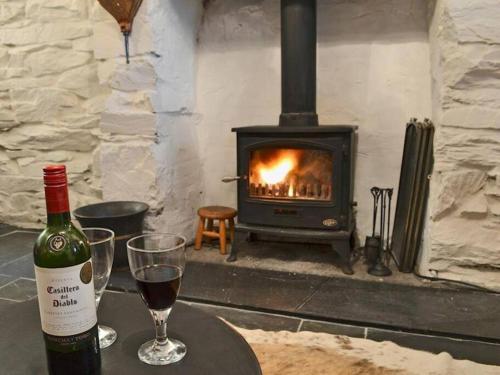 Cosy terrace cottage built into the mountain side. — 4-Star Luxury Hotel in Blaenau-Ffestiniog, United Kingdom