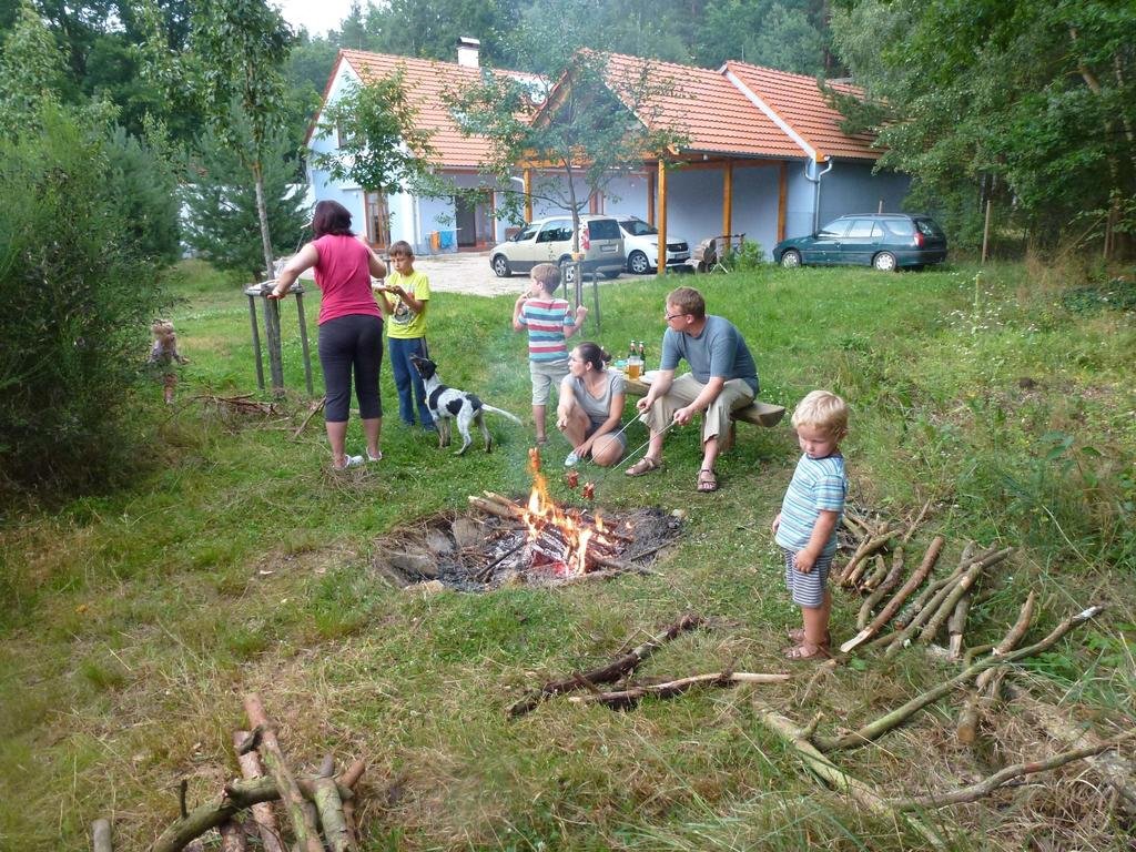 Penzion U hájovny u pískoven Vlkov — hotel in Veseli Nad Luznici