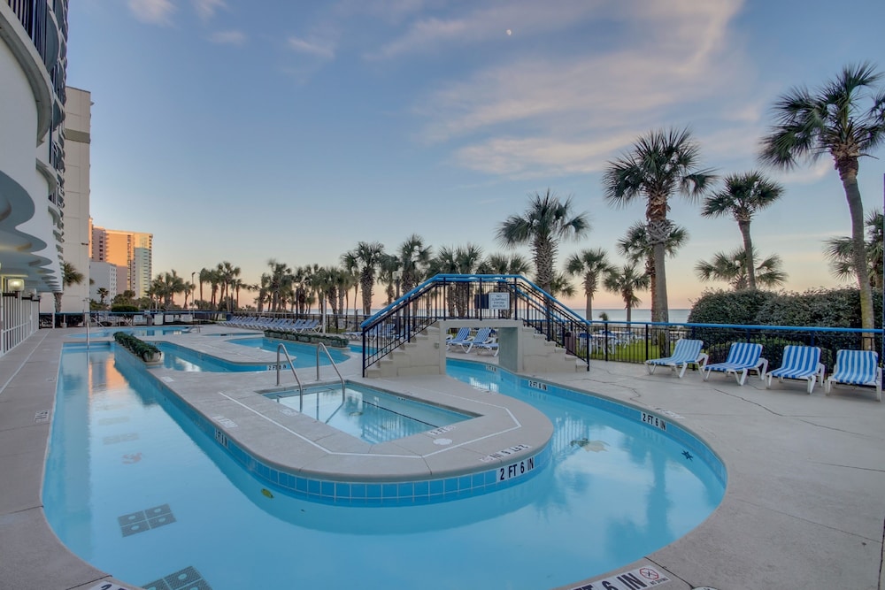 Boardwalk Resort by Hosteeva - photo 94