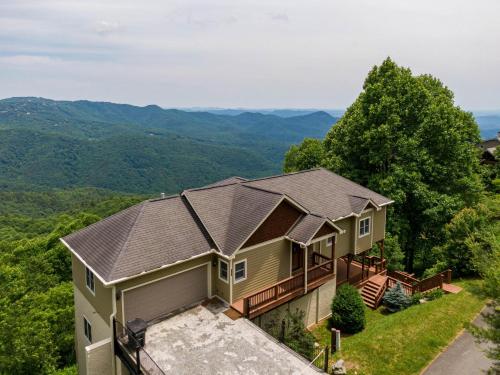 Hangin’ Out in Blowing Rock, United States