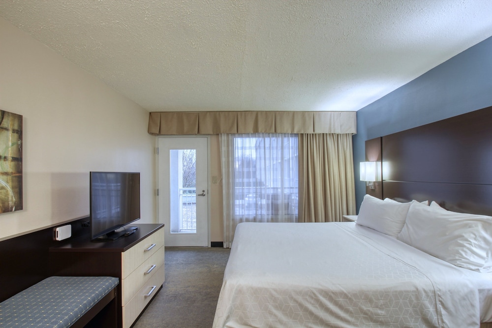 Holiday Inn Hotel & Suites Atlanta Airport North by IHG - photo 24