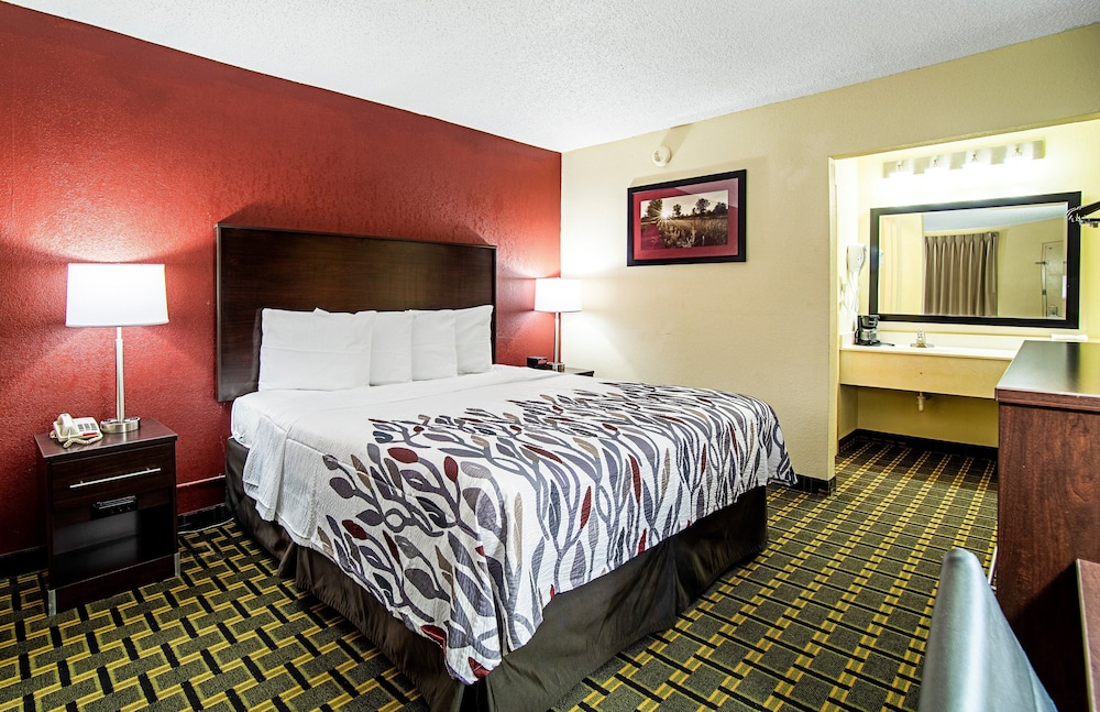 Red Roof Inn & Suites Greenwood SC - photo 7