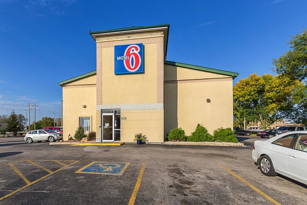 Motel 6 Moline - photo 55