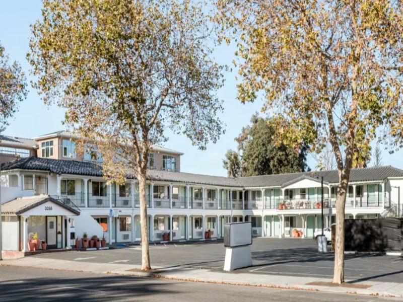 Leland Hotel - photo 2