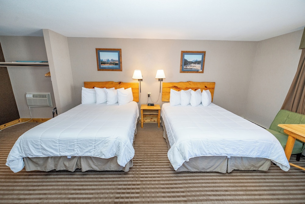Hotel Estes - photo 36