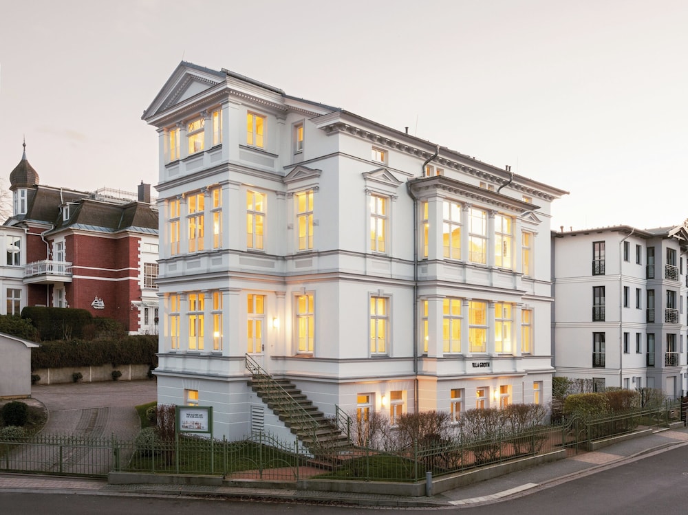 OSTKÜSTE Villa Groth Design Apartments — 4-Star Luxury Hotel in Heringsdorf, Germany