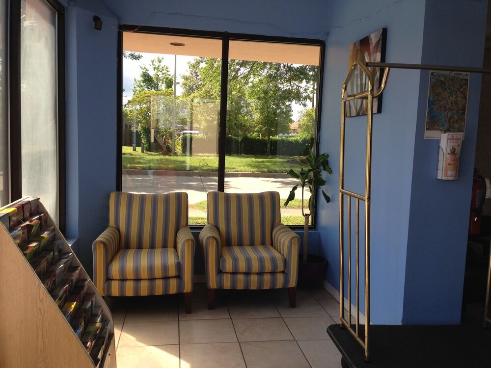 Super 8 by Wyndham Portsmouth Norfolk - photo 4