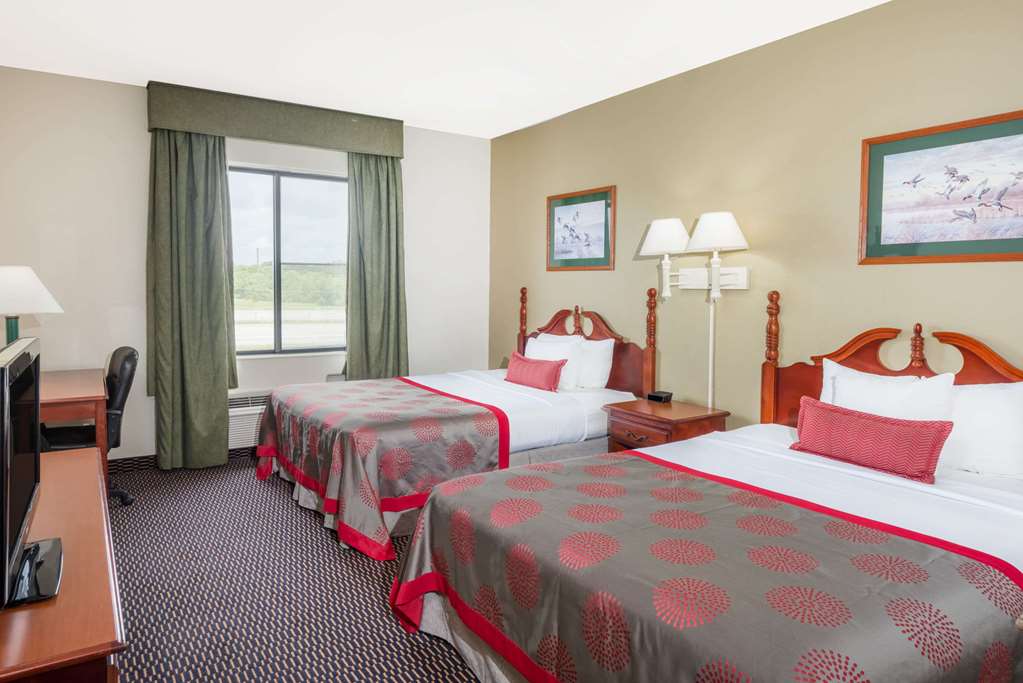 Ramada by Wyndham Columbia - photo 16