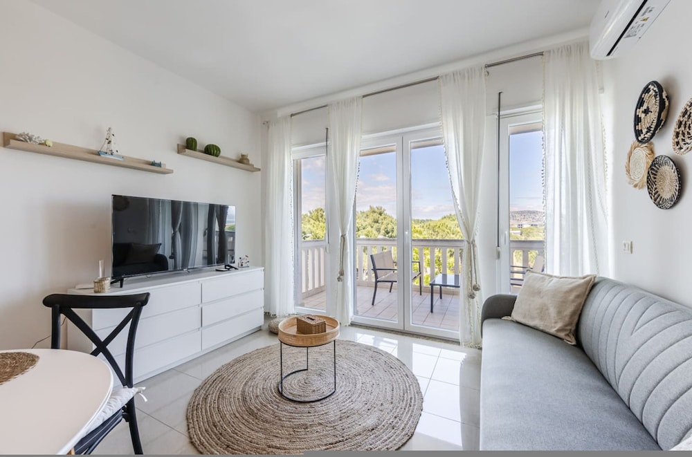 Velipoja Beach Apartment by PikHost — 4-Star Luxury Hotel in Velipoje, Albania