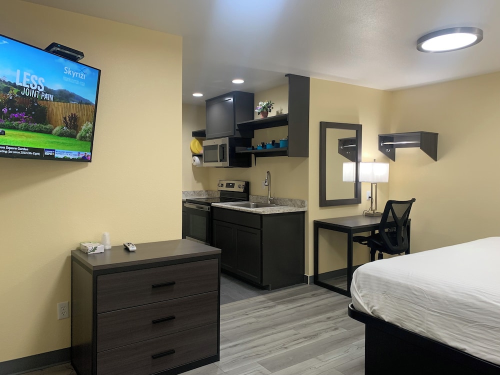 Relax Inn of Medford - photo 4
