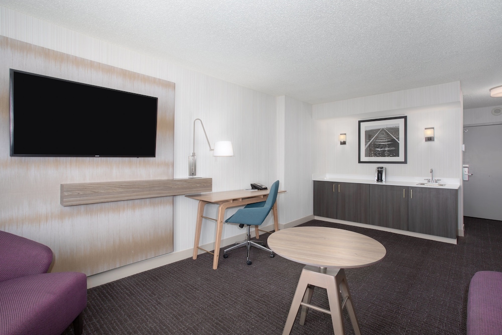 Crowne Plaza Kansas City Downtown by IHG - photo 21