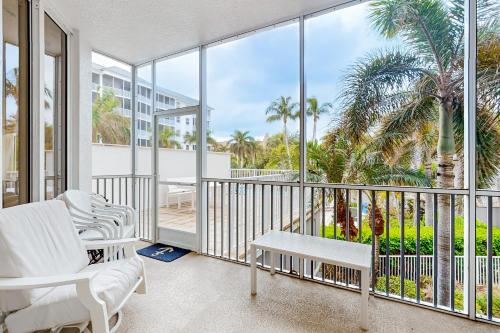 Regatta At Vanderbilt Beach Iii #204 — 4-Star Luxury Hotel in Naples, United States
