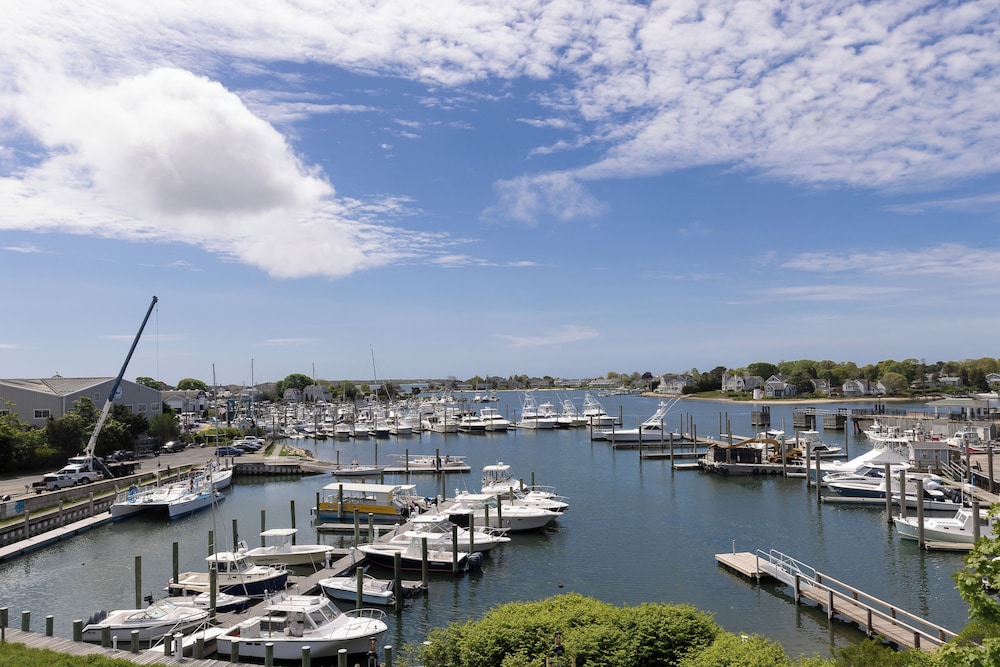 Anchor In Distinctive Waterfront Lodging - photo 20