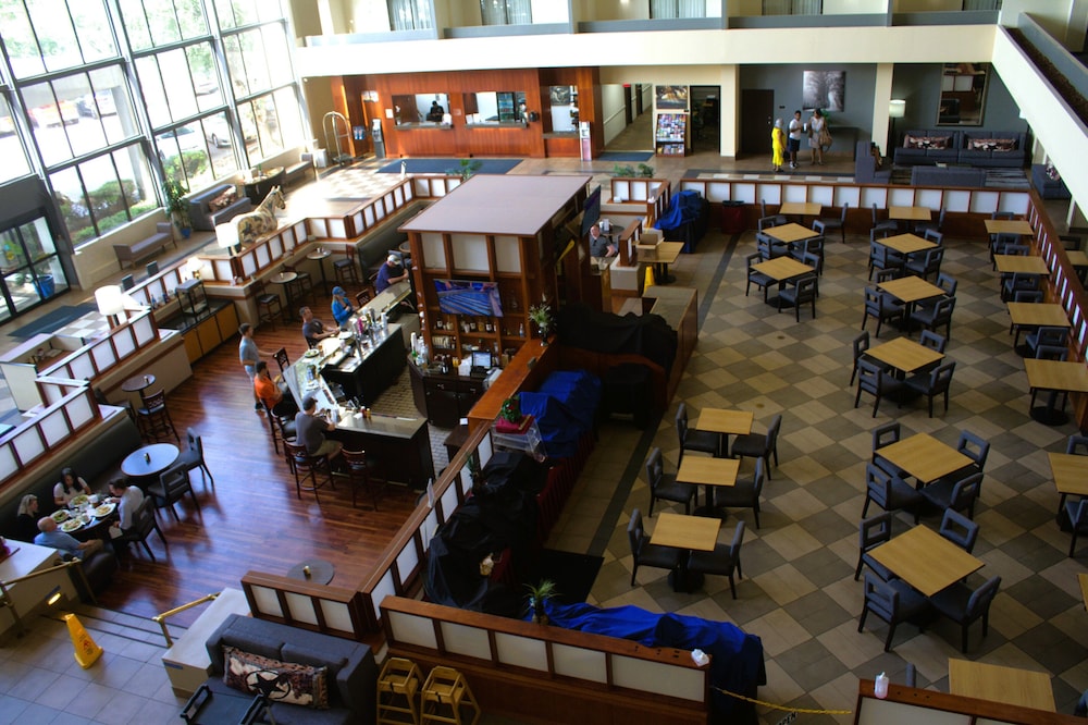 Atrium Hotel and Suites - photo 53