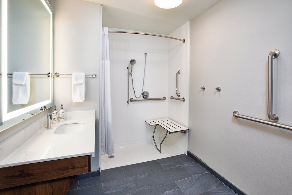 Staybridge Suites Bismarck by IHG - photo 27