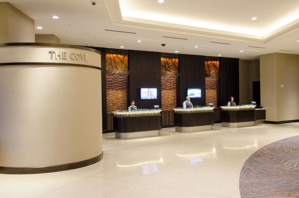 Mohegan Pennsylvania Casino Resort Adults Only 21 - photo 2