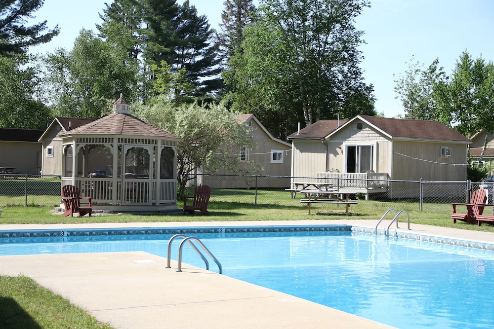 Kennebunk Gallery Motel & Cottages - photo 41