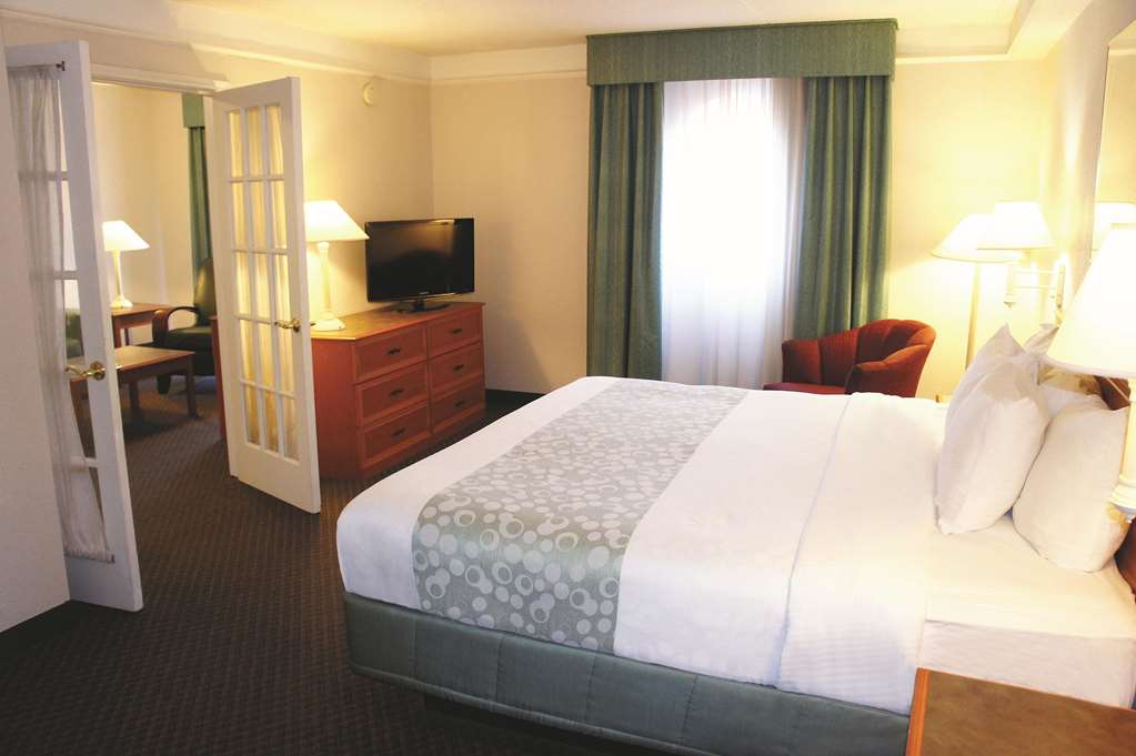 La Quinta Inn by Wyndham Kansas City Lenexa - photo 39