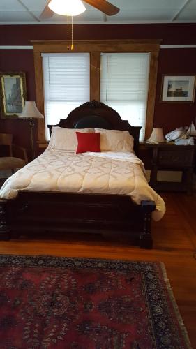 Belle View Inn in Newport, United States