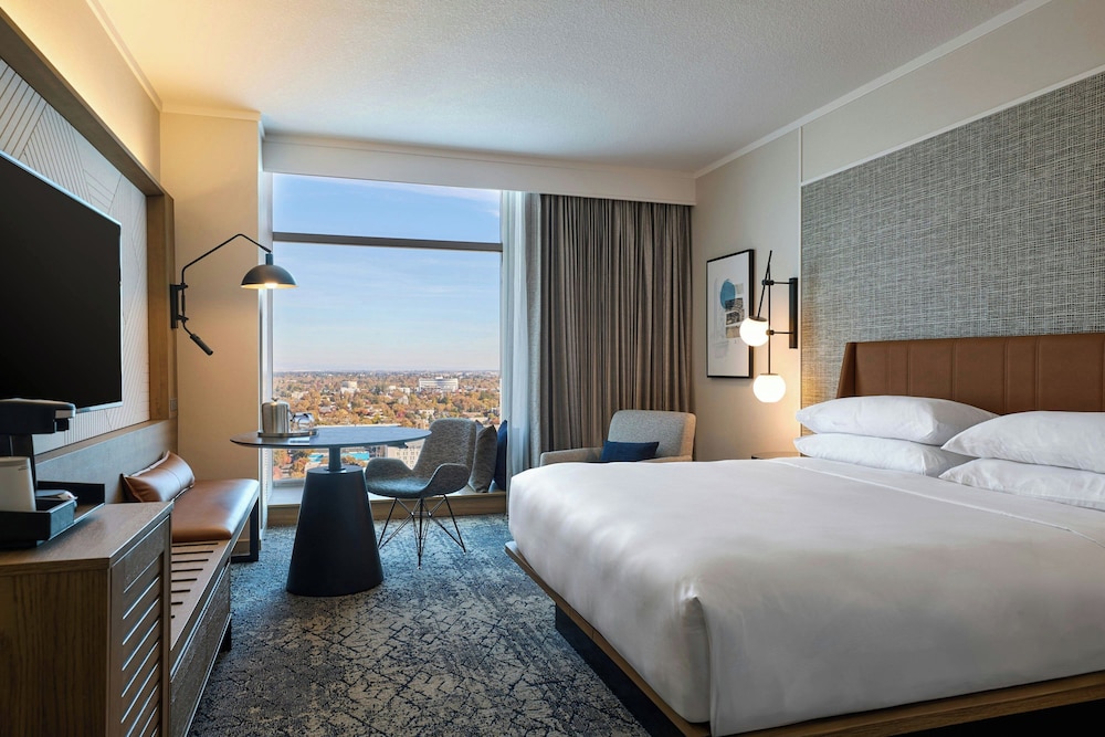 Sheraton Grand Sacramento Hotel - photo 10