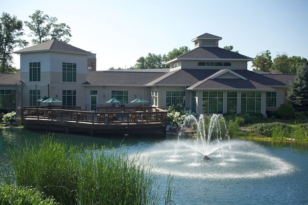 Swan Lake Resort - carbon neutral hotel in Plymouth