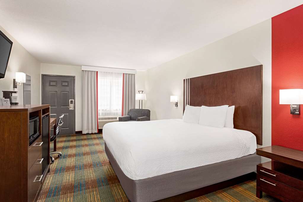 Ramada by Wyndham San Antonio Near SeaWorld Lackland AFB - photo 10