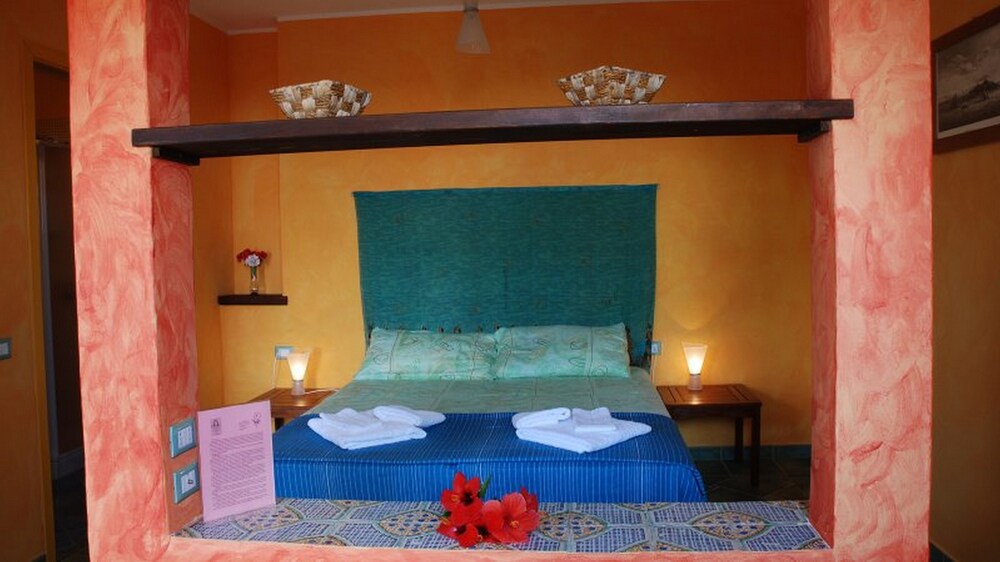 Clelia Case Vista Mare 6670946 — Ustica