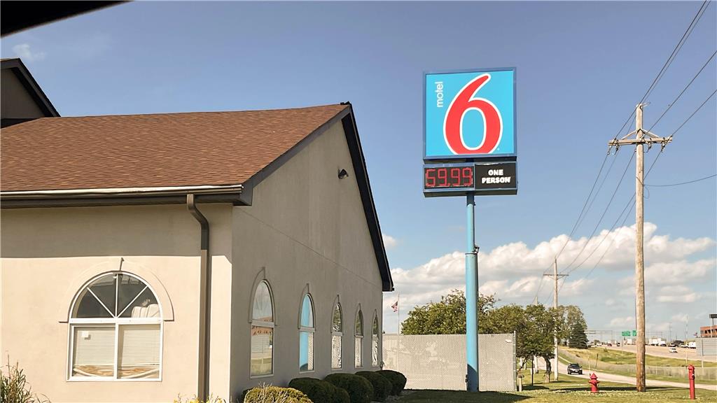Motel 6 Omaha Iat West — Omaha