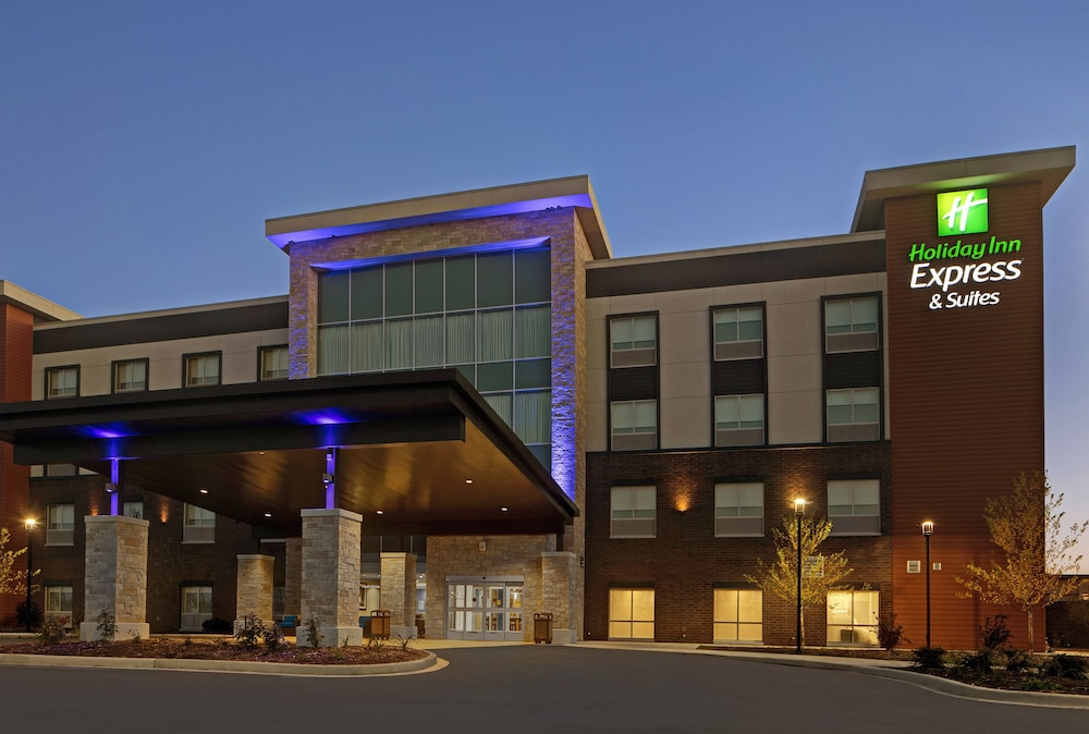 Holiday Inn Express & Suites Milwaukee Brookfield by IHG - photo 49