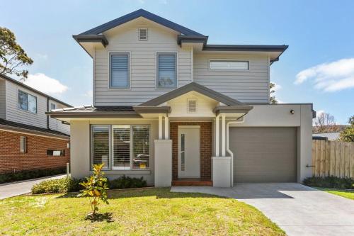 Hamptons style Haven for Laidback Family Living in Rosebud, Australia