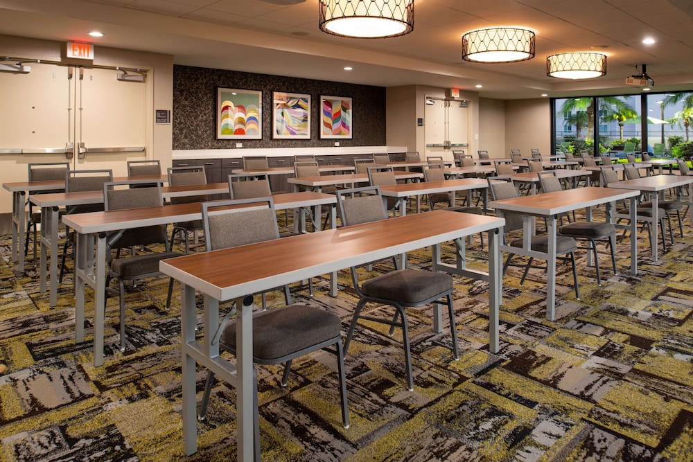 Home2 Suites by Hilton Tampa Downtown Channel District - photo 68