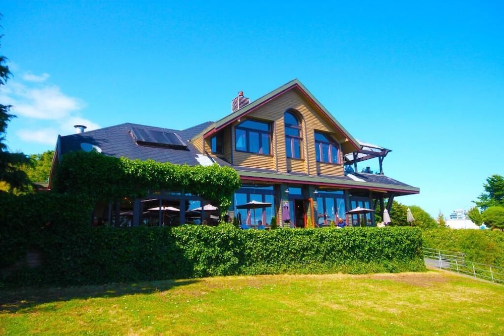 Spinnakers Brewpub & Guesthouses in Victoria, Canada