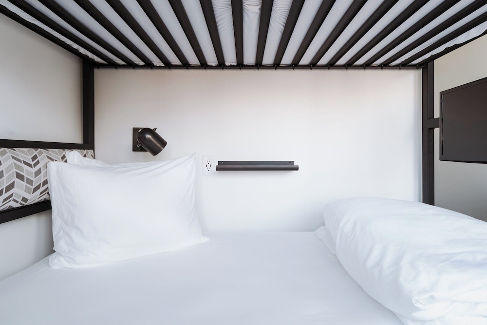 Hotel Hive - photo 69