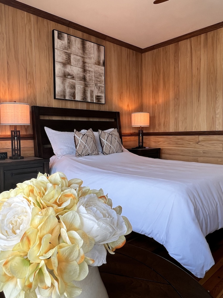 Monterey Inn - photo 22