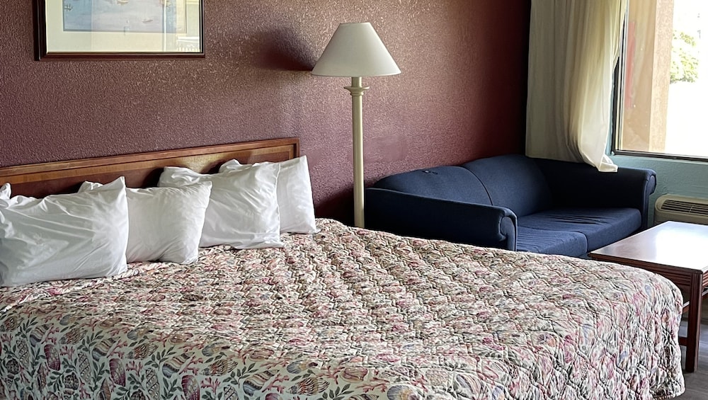 Mayfair Inn - photo 16