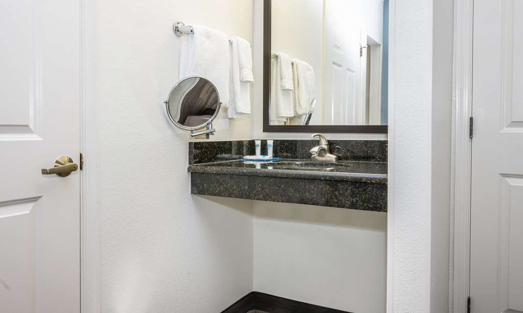 Hyatt House Herndon Reston - photo 37