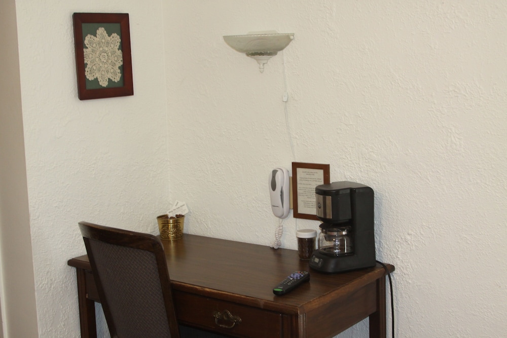 Sleep For Less Motel - photo 8