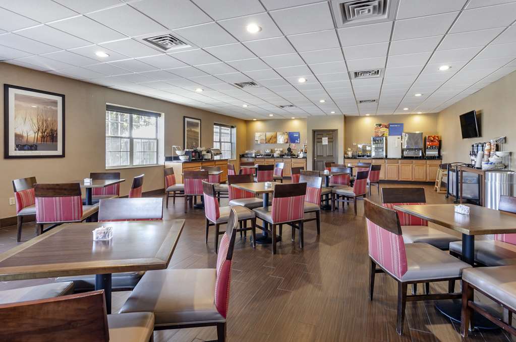 Comfort Inn & Suites Raphine Lexington near I 81 and I 64 - photo 32