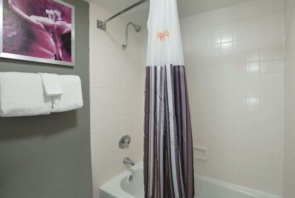 La Quinta Inn & Suites by Wyndham Rancho Cordova Sacramento - photo 11