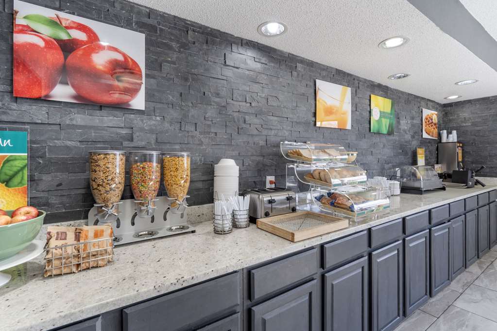 Quality Inn & Suites Bloomington University Area - photo 29