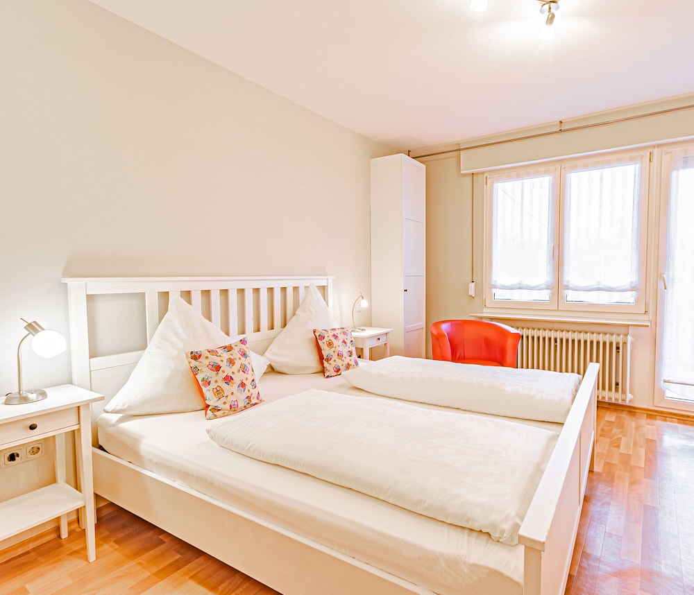 Johannishof Wine Cafe & Guesthouse — 4-Star Luxury Hotel in Langsur, Germany